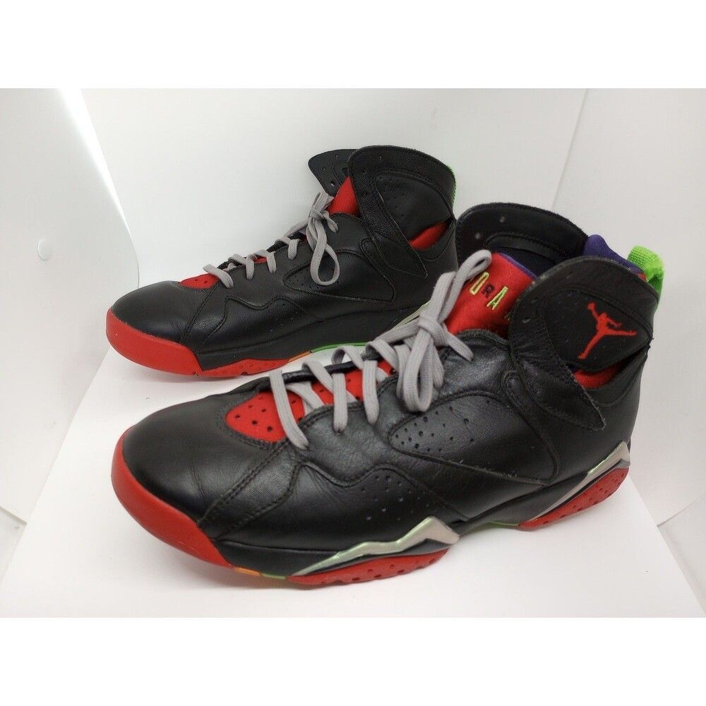 Air Jordan sneakers mens size 10.5 black marvin the martian  2015 304775